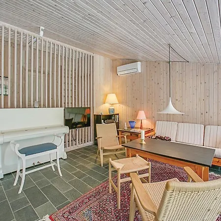 Three-bedroom Holiday In Nexo