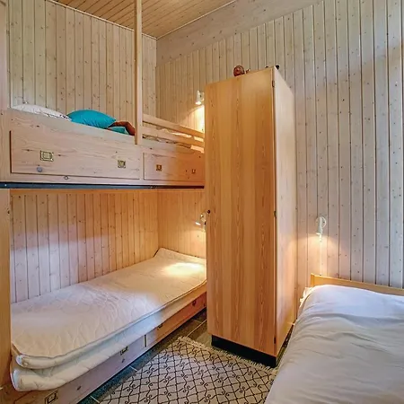 Three-bedroom Holiday In Holiday home *
